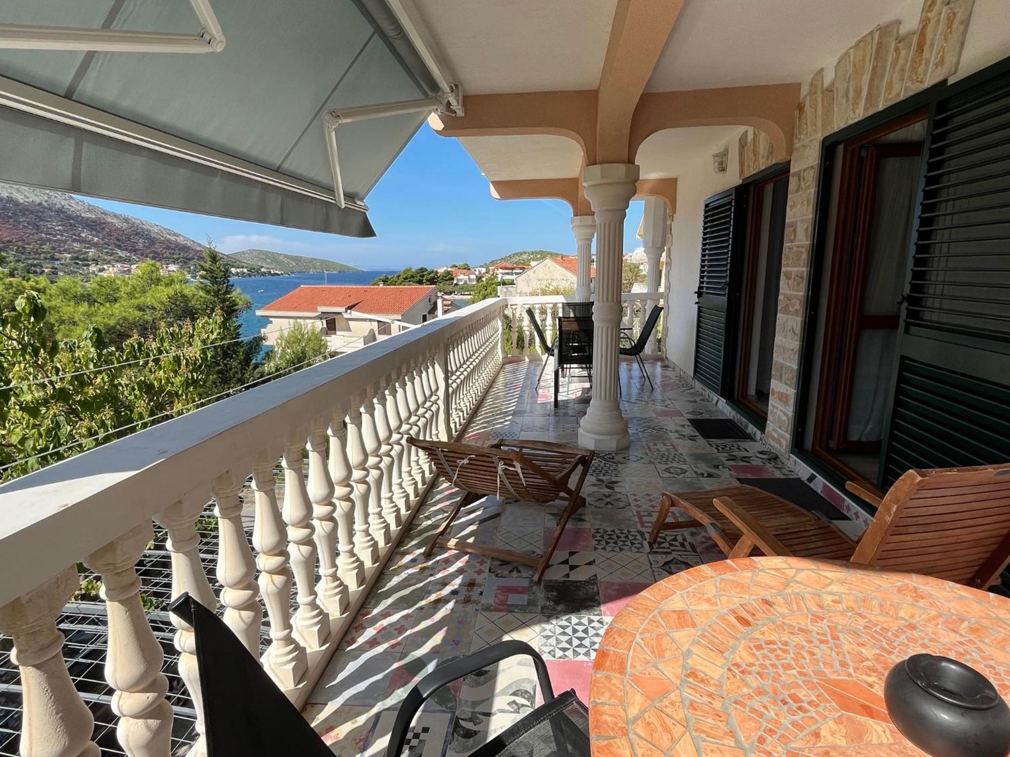 Karmela Apartment