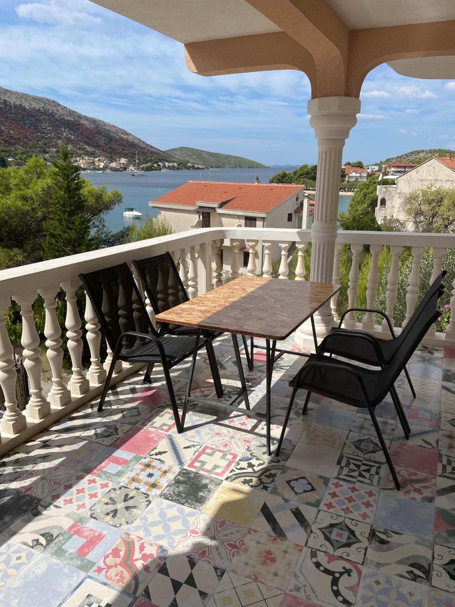 Apartment Karmela Grebastica
