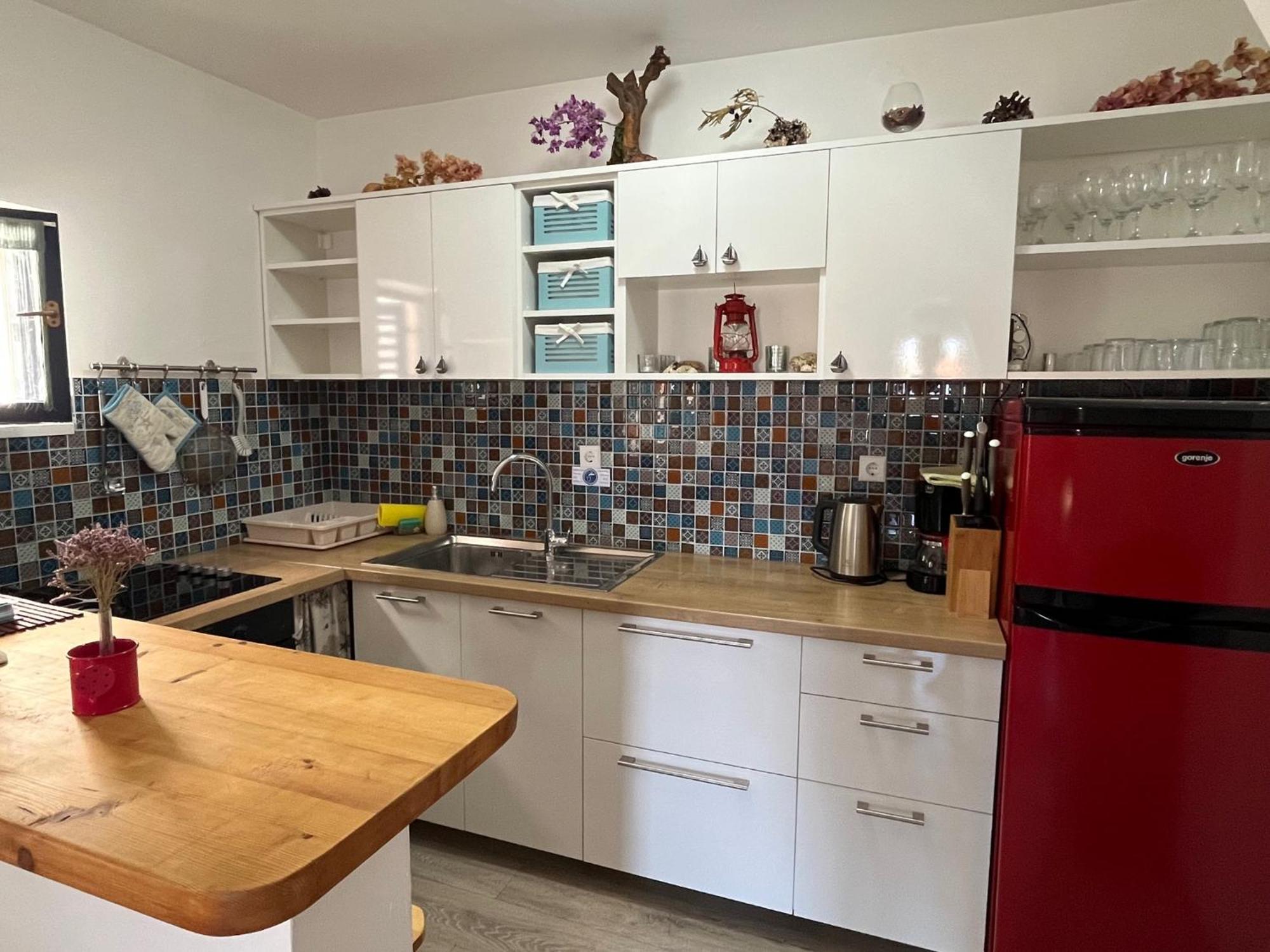 Karmela Apartment